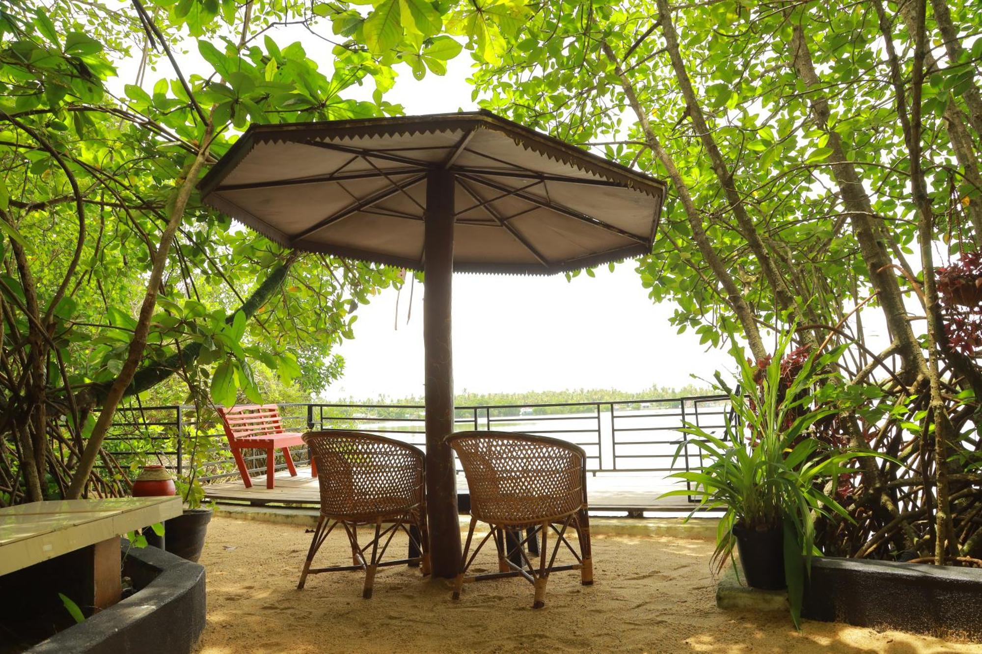 Lakefront Beach Homes Cherai Beach Exterior photo