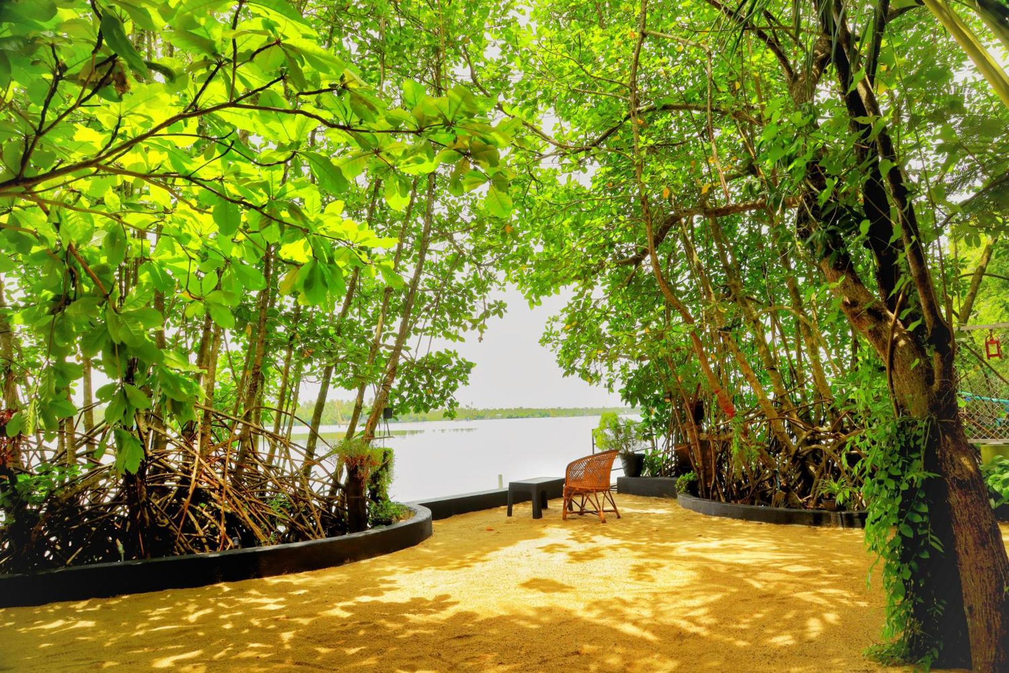Lakefront Beach Homes Cherai Beach Exterior photo